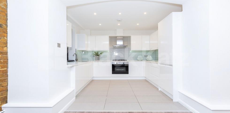 			3 Bedroom, 1 bath, 1 reception Apartment			 SPRINGFIELD HOUSE LOFTS-TYSSEN STREET, DALSTON E8